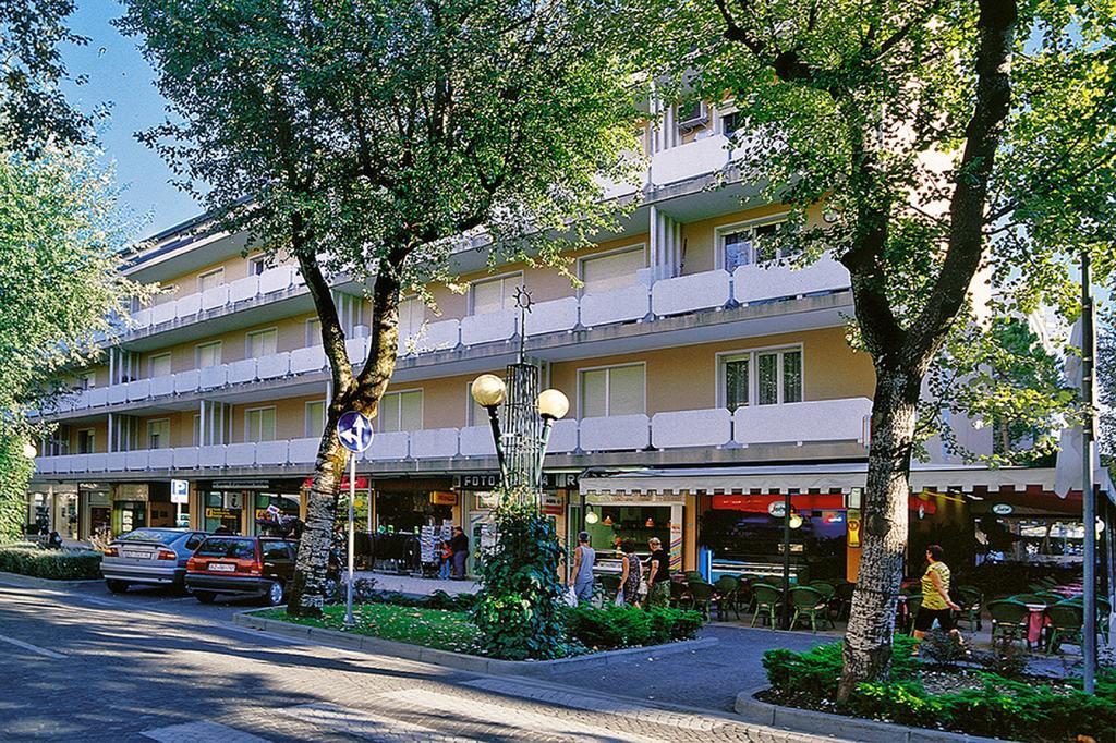 Condominio Bussola Bibione Extérieur photo